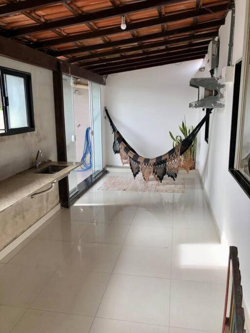 Casa com piscina e churrasqueira