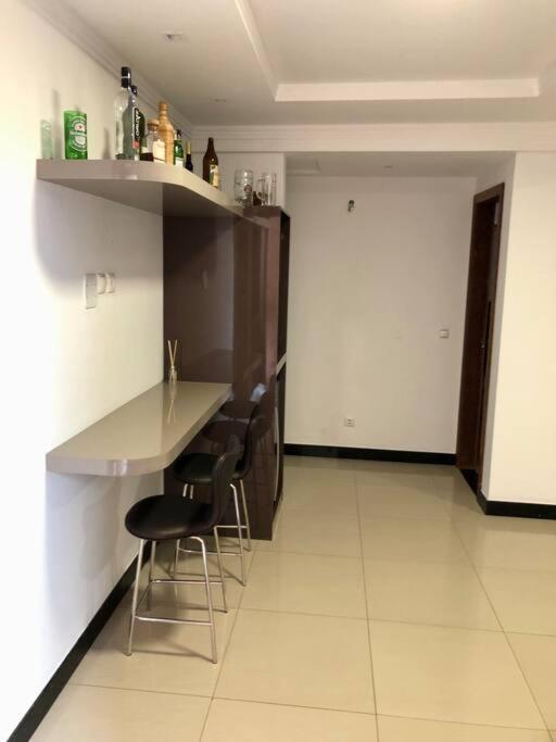 Casa com piscina e churrasqueira