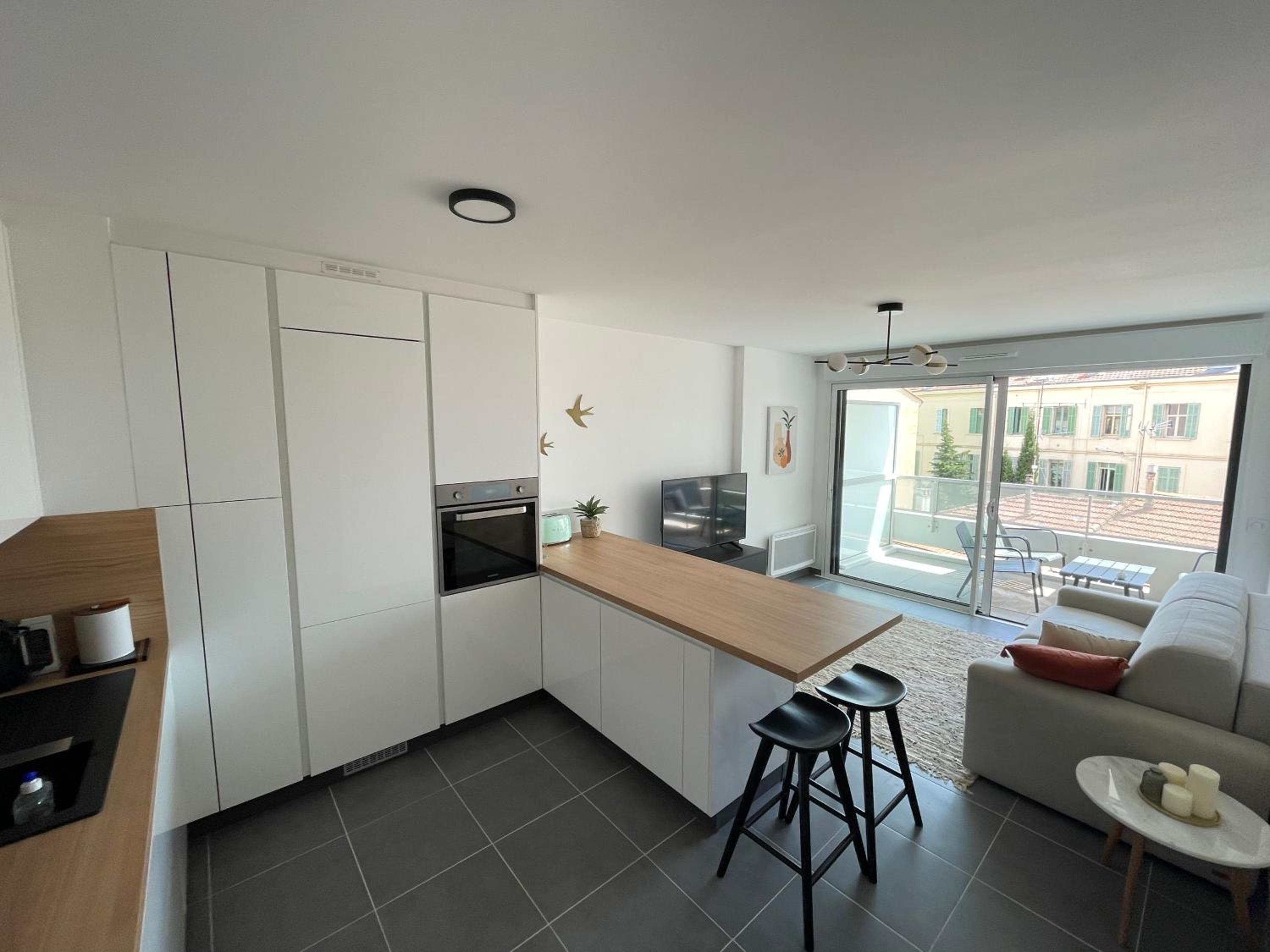 Hotel Cannes, appartement avec parking+terrasse, Croisette à pied! - Image 1