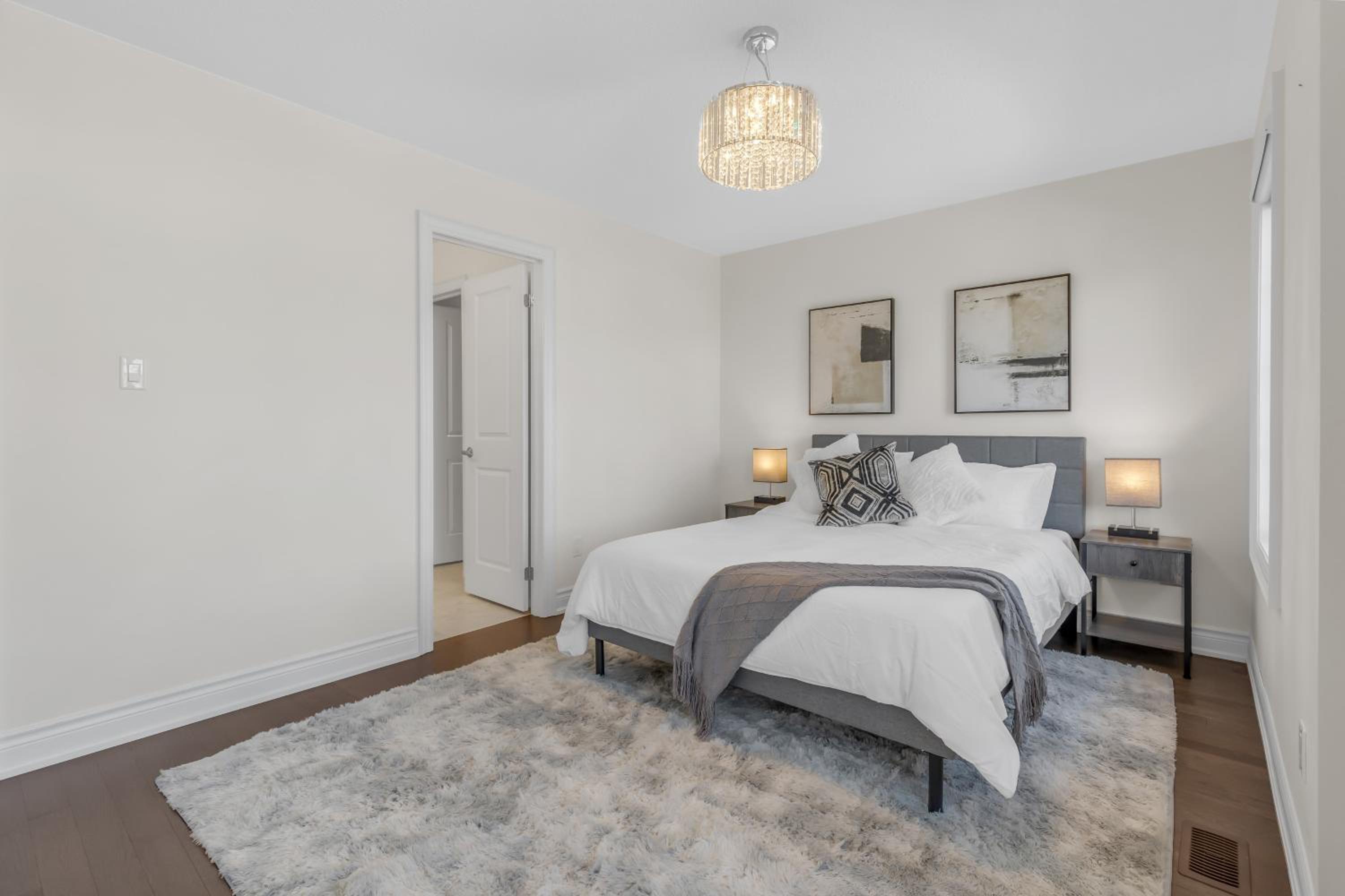 Luxury 6 Bedroom - 4 Bathroom Detached Retreat Brampton / Mississauga Border