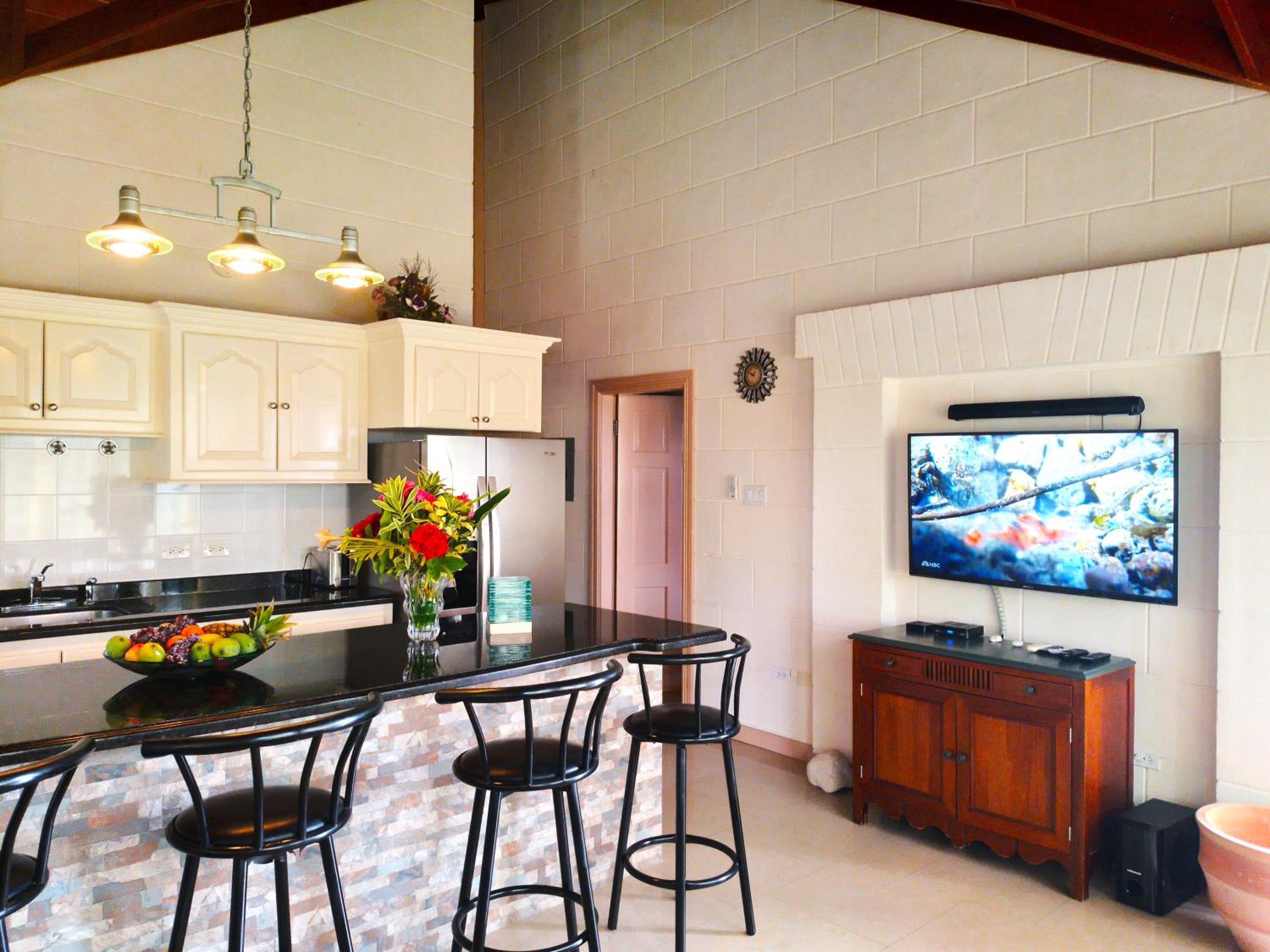 Coconut Walk Beach Apartment