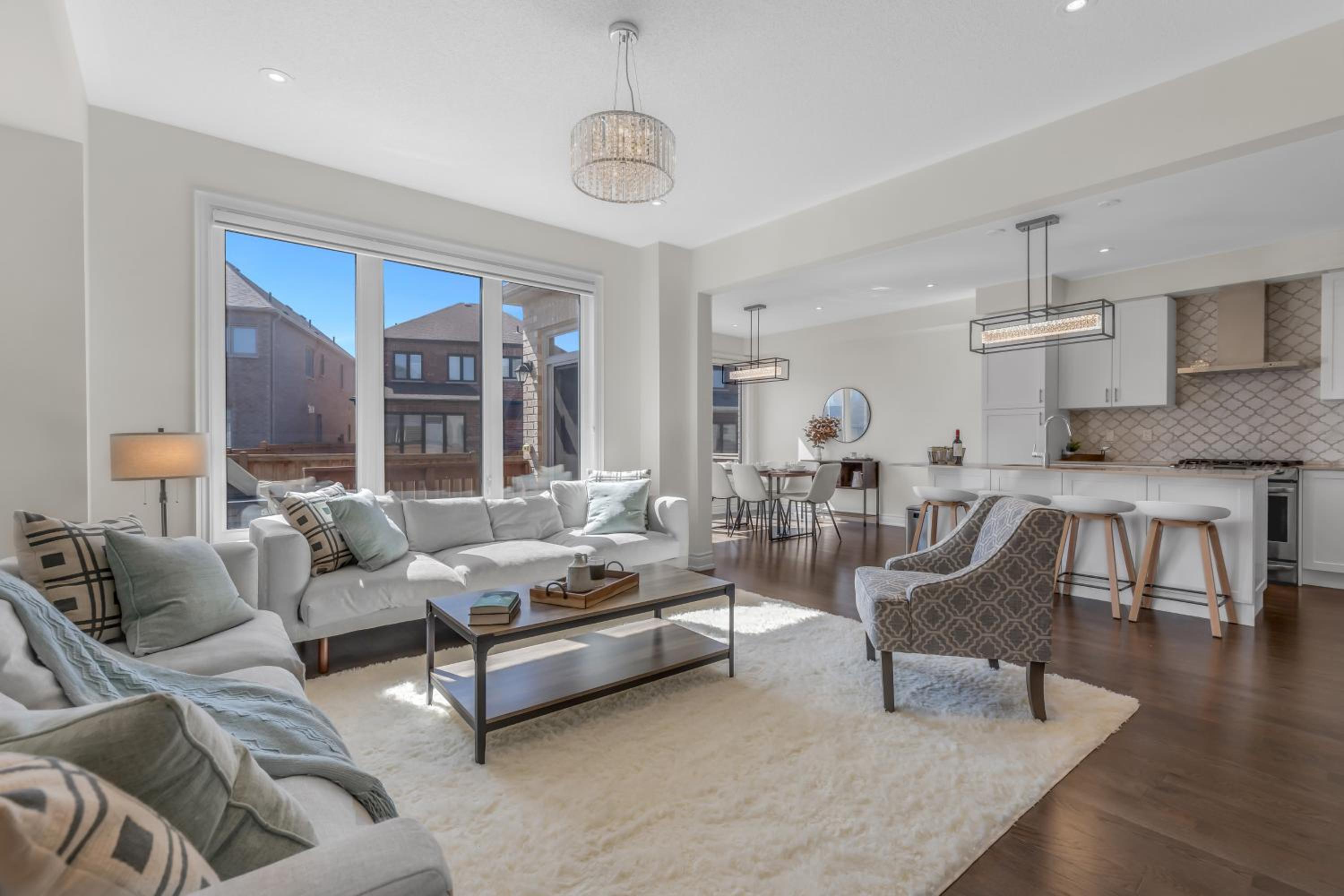 Luxury 6 Bedroom - 4 Bathroom Detached Retreat Brampton / Mississauga Border