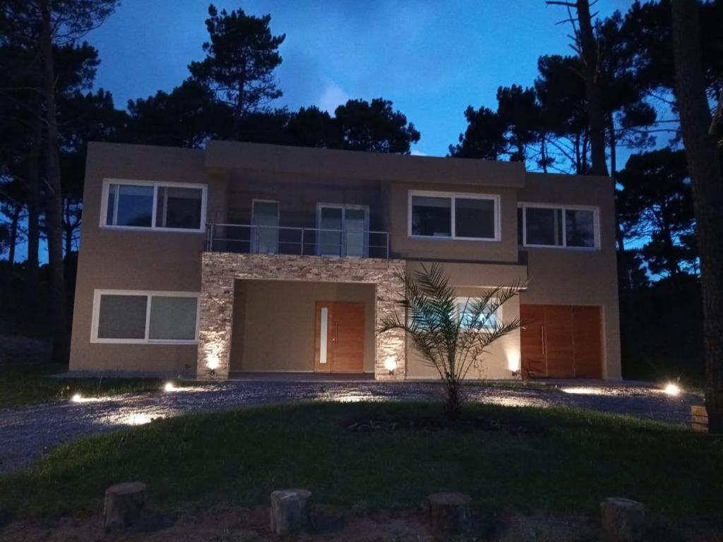 Casa a estrenar Pinamar Norte 12 personas
