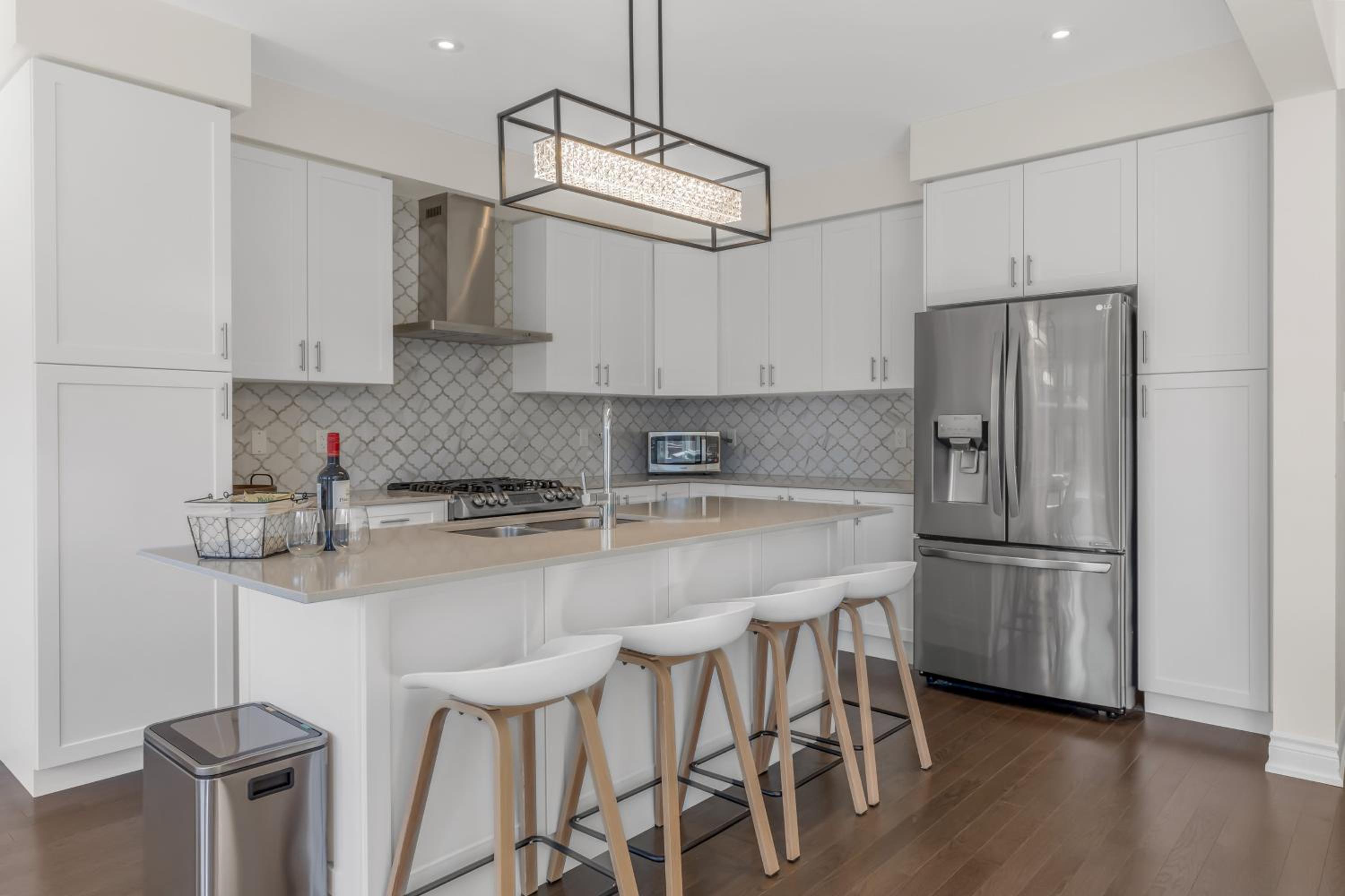 Luxury 6 Bedroom - 4 Bathroom Detached Retreat Brampton / Mississauga Border