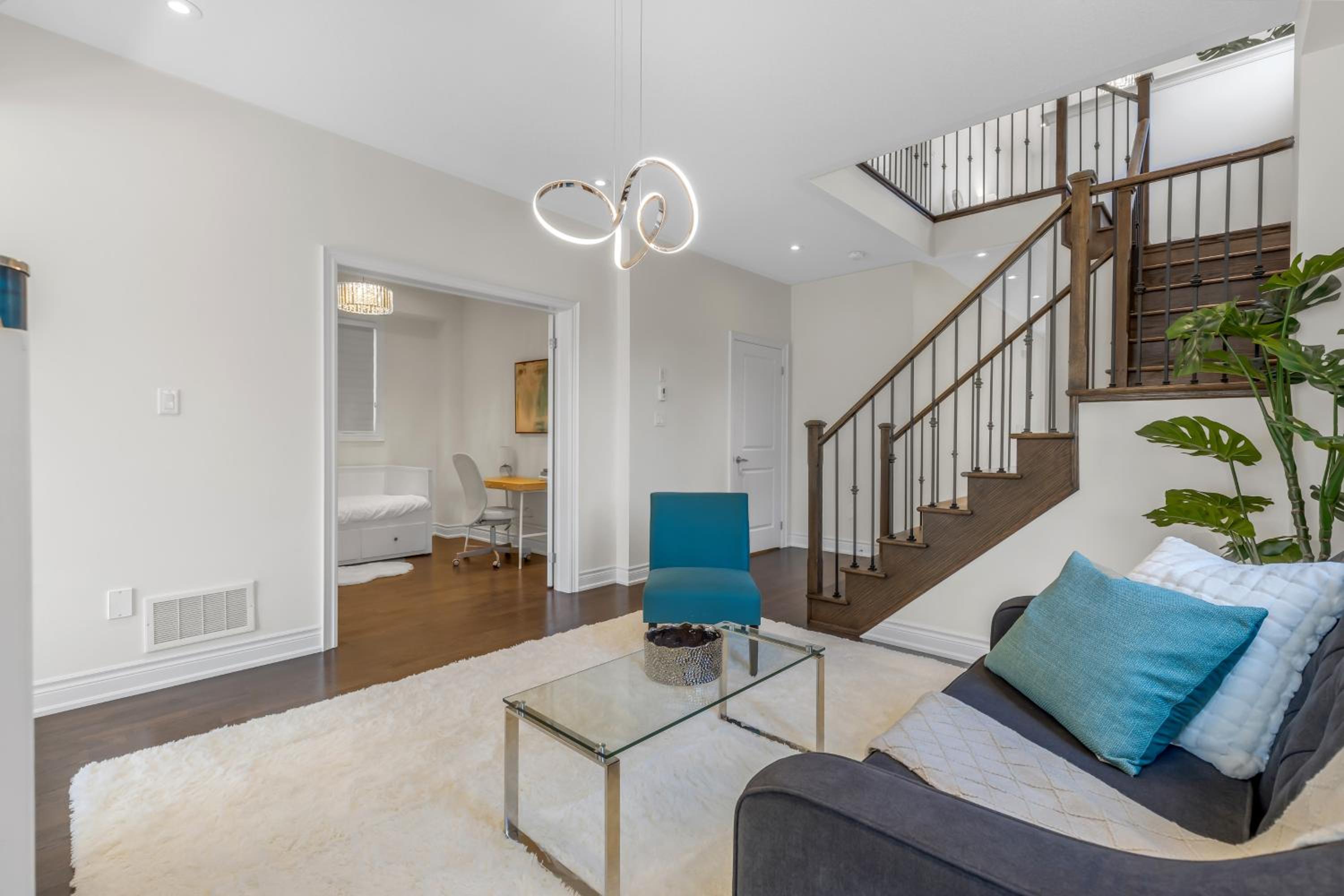 Luxury 6 Bedroom - 4 Bathroom Detached Retreat Brampton / Mississauga Border