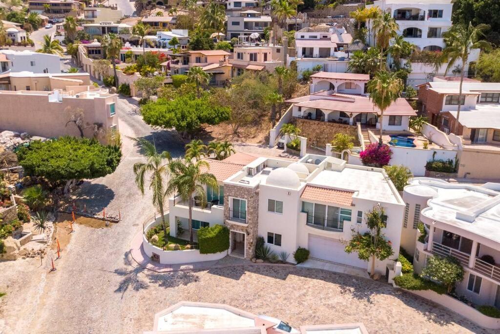 Villa Cola de Ballena in Exclusive El Pedregal at Cabo's Downtown view 4