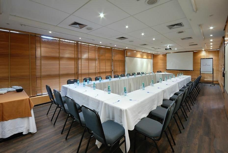 INNSiDE CONFORT SUITES JARDINS