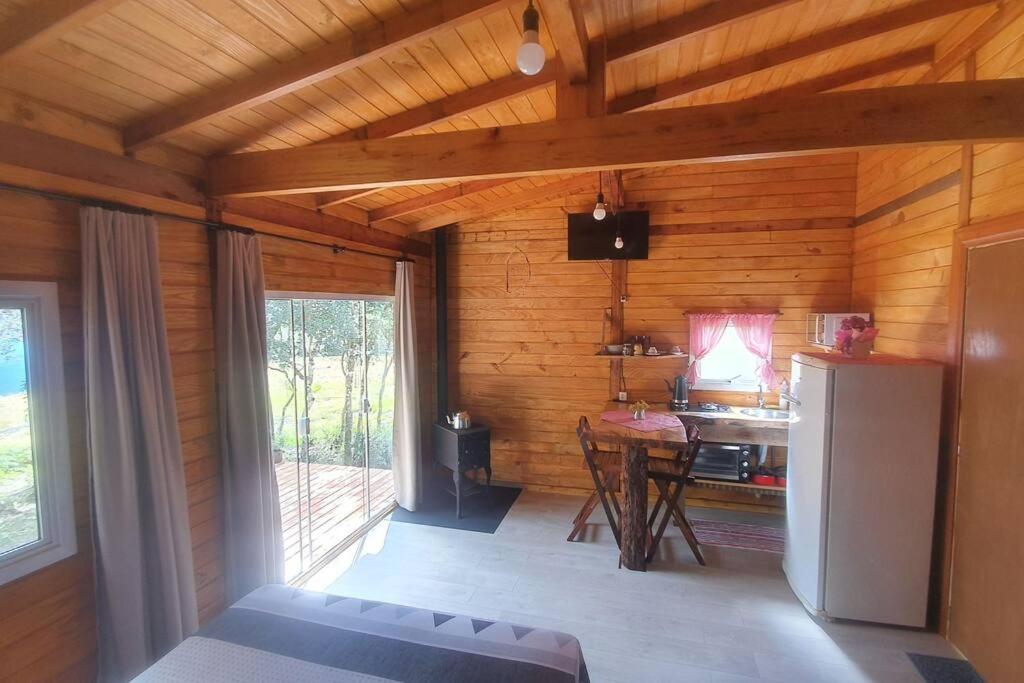 Cabana no alto do morro