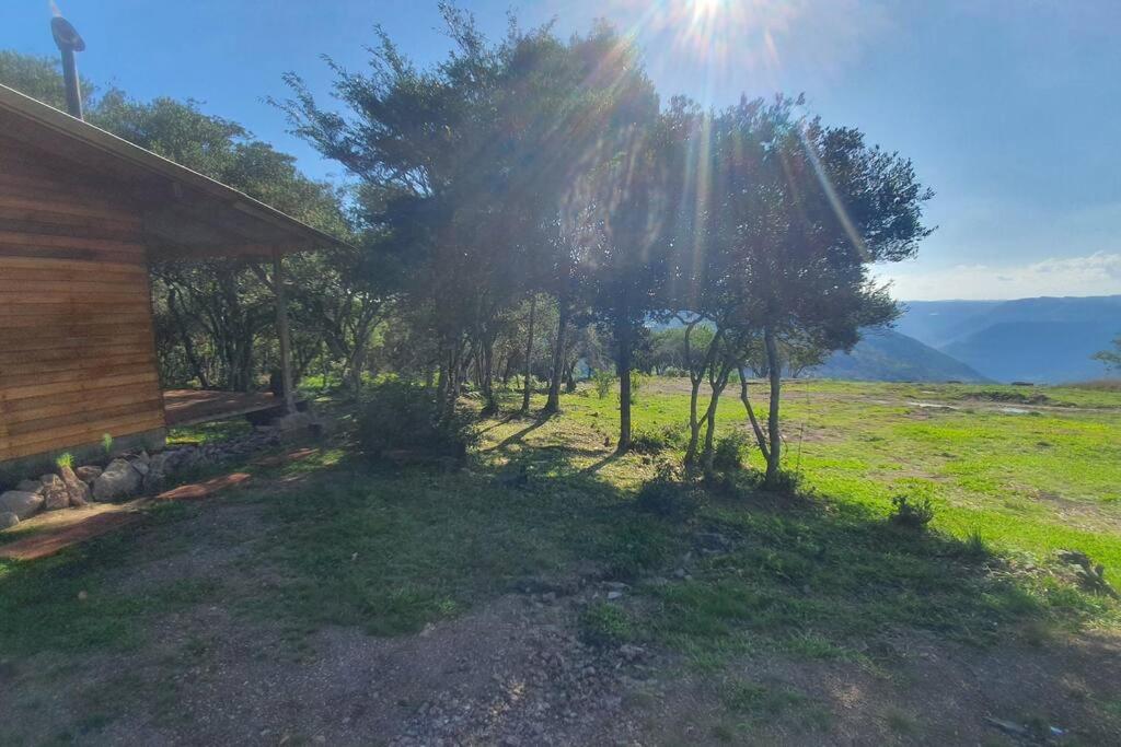 Cabana no alto do morro