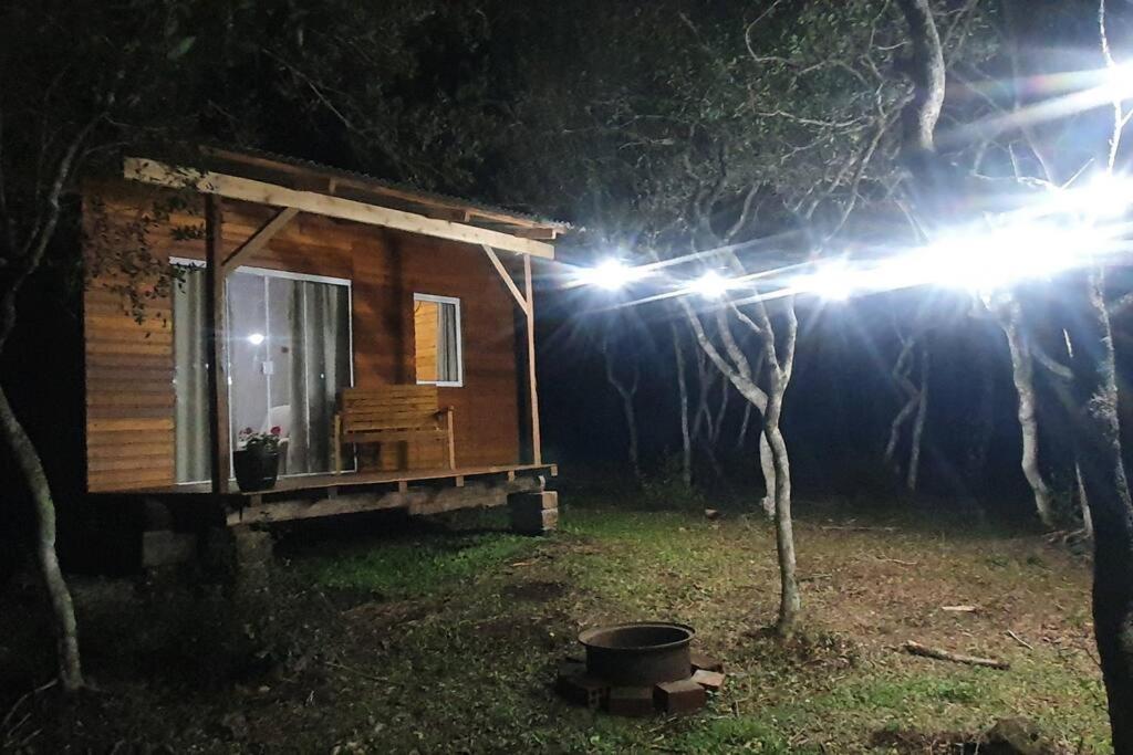 Cabana no alto do morro