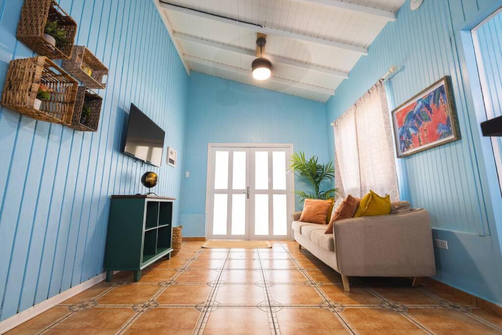 Jobos Beach Apt #2 near food truck and beach view 5
