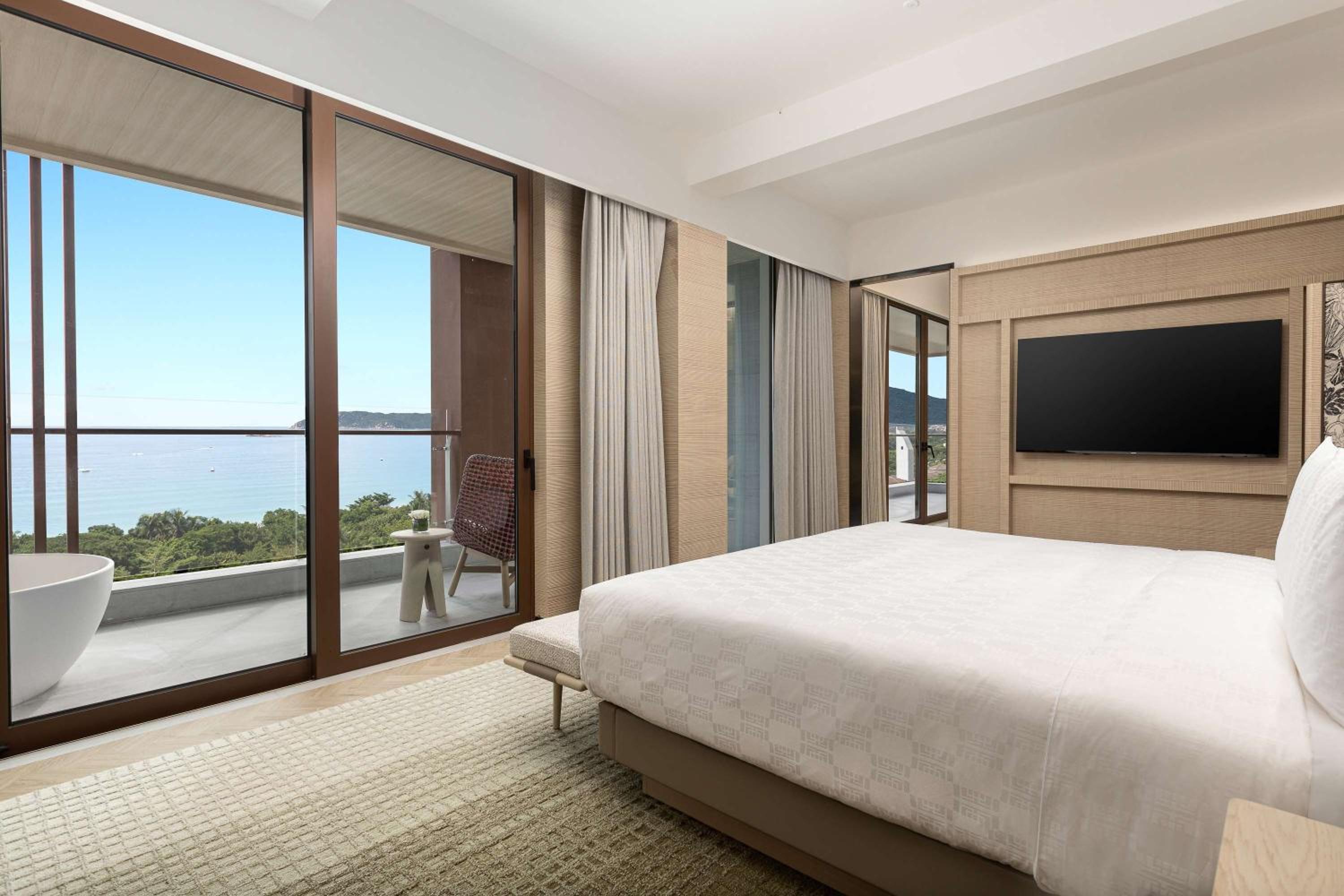 HUALUXE Sanya Yalong Bay Resort