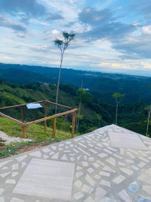 Rio Claro -Cabaña independiente - Hermosa vista.