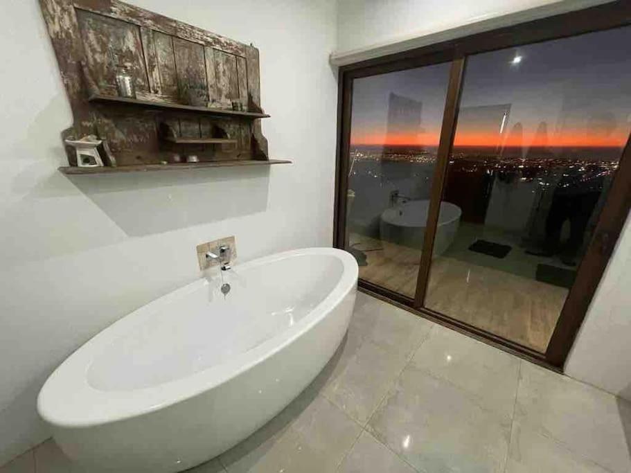 Casa Mirador, Lujo con vista infinita