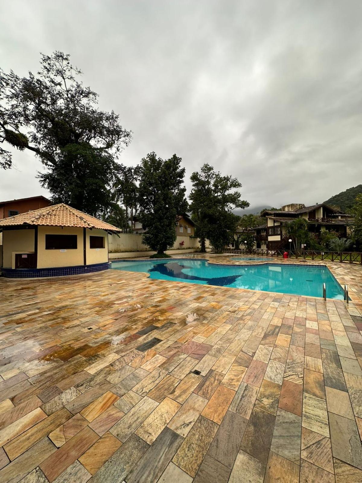 Flat f12 canto do mar