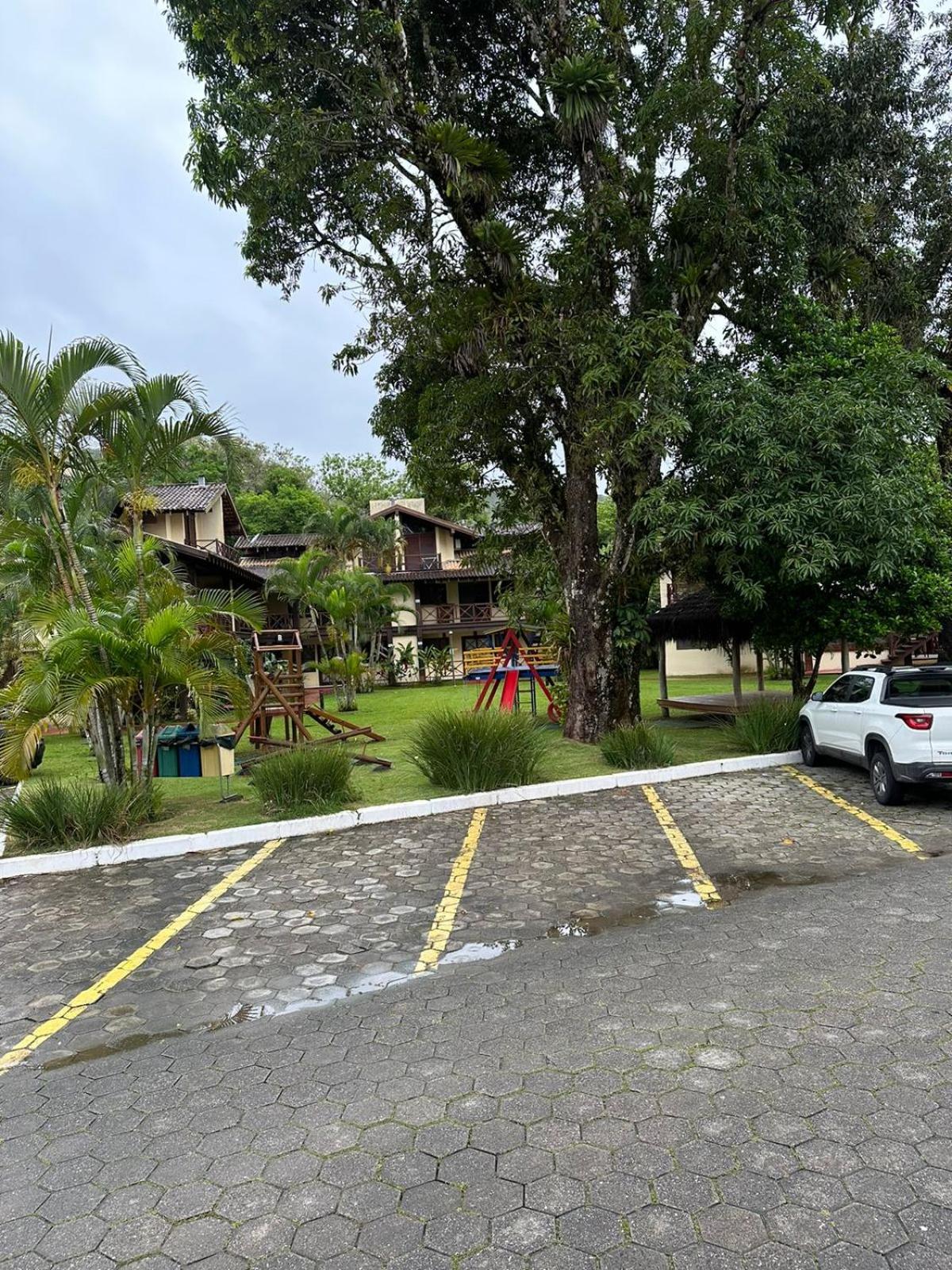 Flat f12 canto do mar