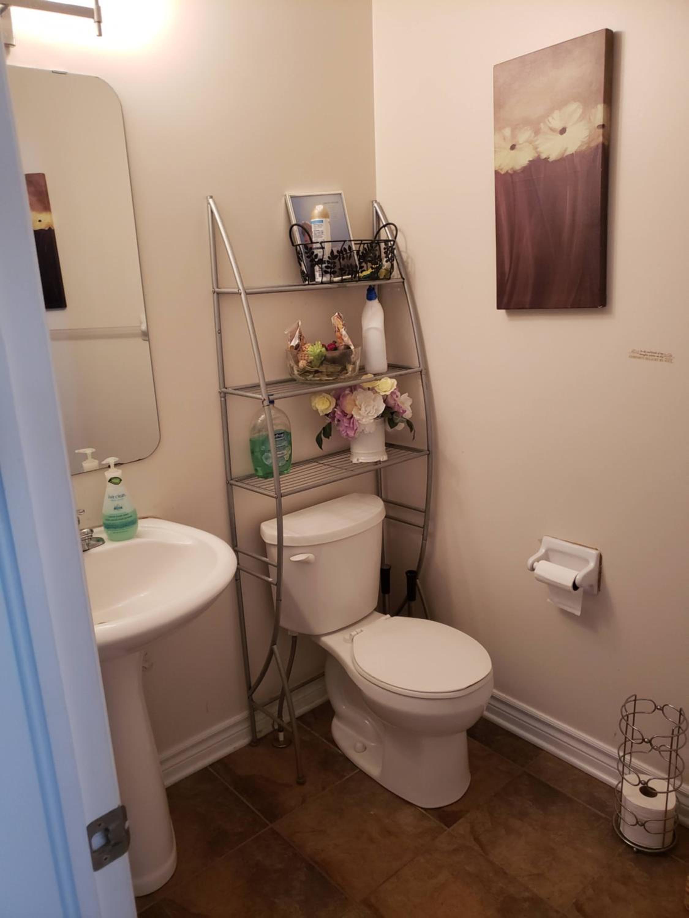 Lovely Guest Entire Apartment Minutes From Ottawa Airport