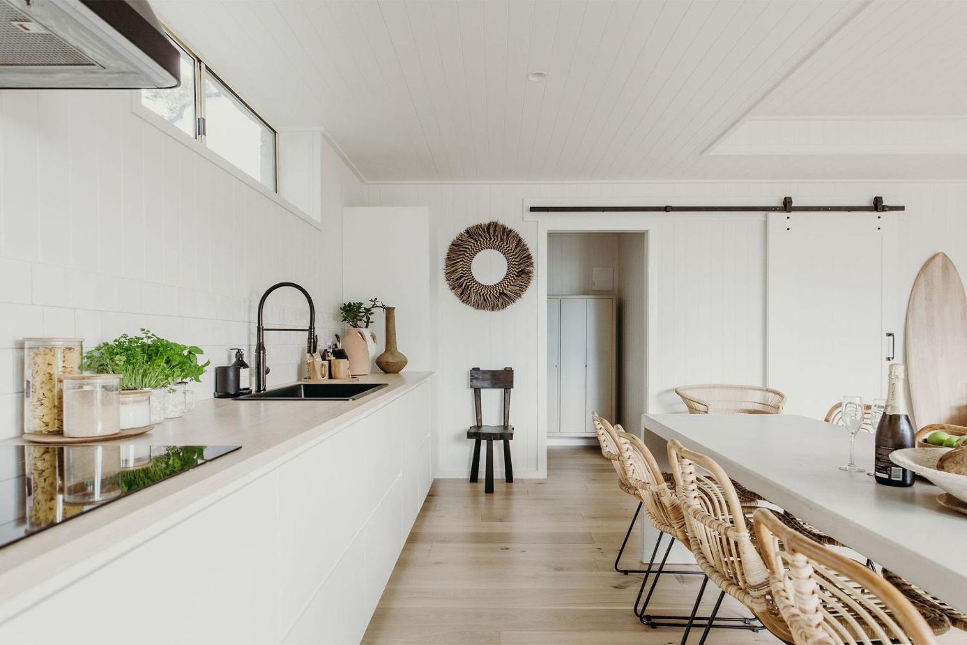 Baybreeze 18 Tomaree Road WiFi Air Conditioning Kitchenette