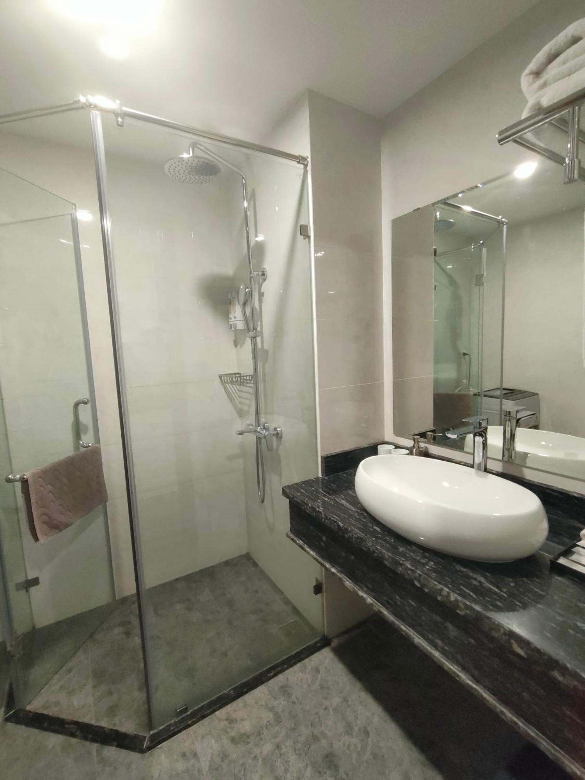 Branda Apartment & Hotel