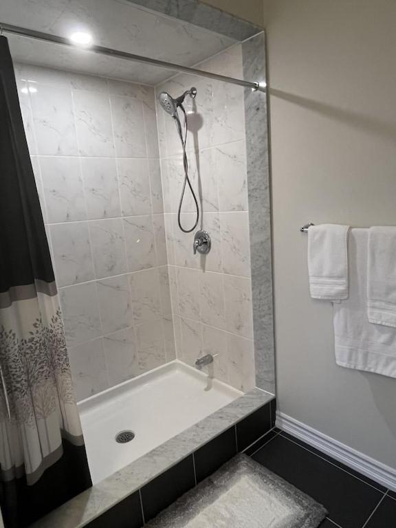 Spacious,comfy house,less than 15 mins to Niagara Falls