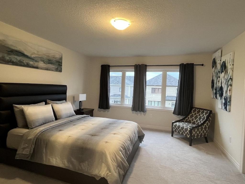 Spacious,comfy house,less than 15 mins to Niagara Falls