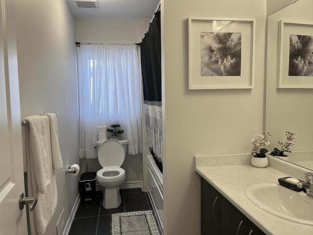 Spacious,comfy house,less than 15 mins to Niagara Falls