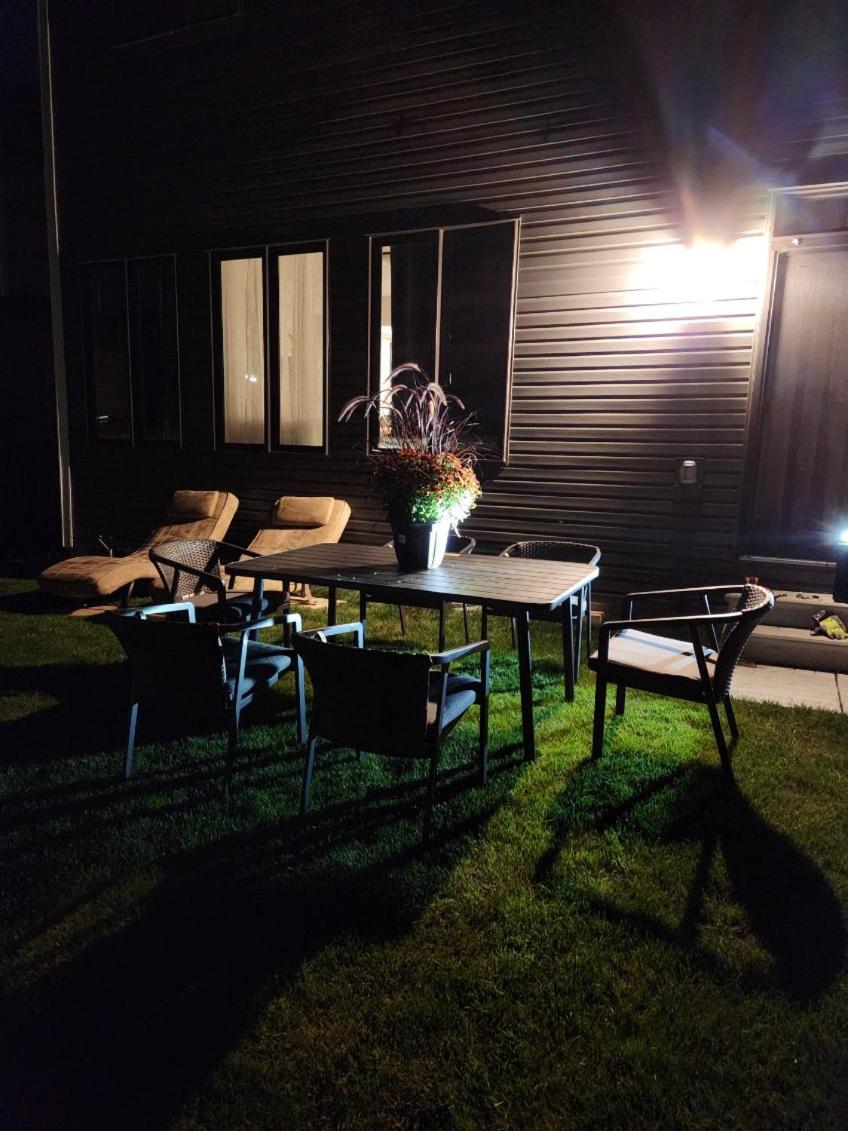 Spacious,comfy house,less than 15 mins to Niagara Falls