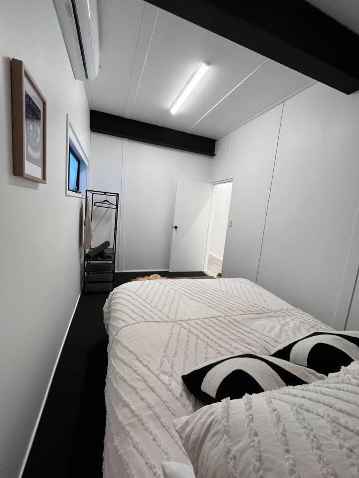 WEST HUB. Private Infrared Sauna near city & much more! New purpose built loft style!