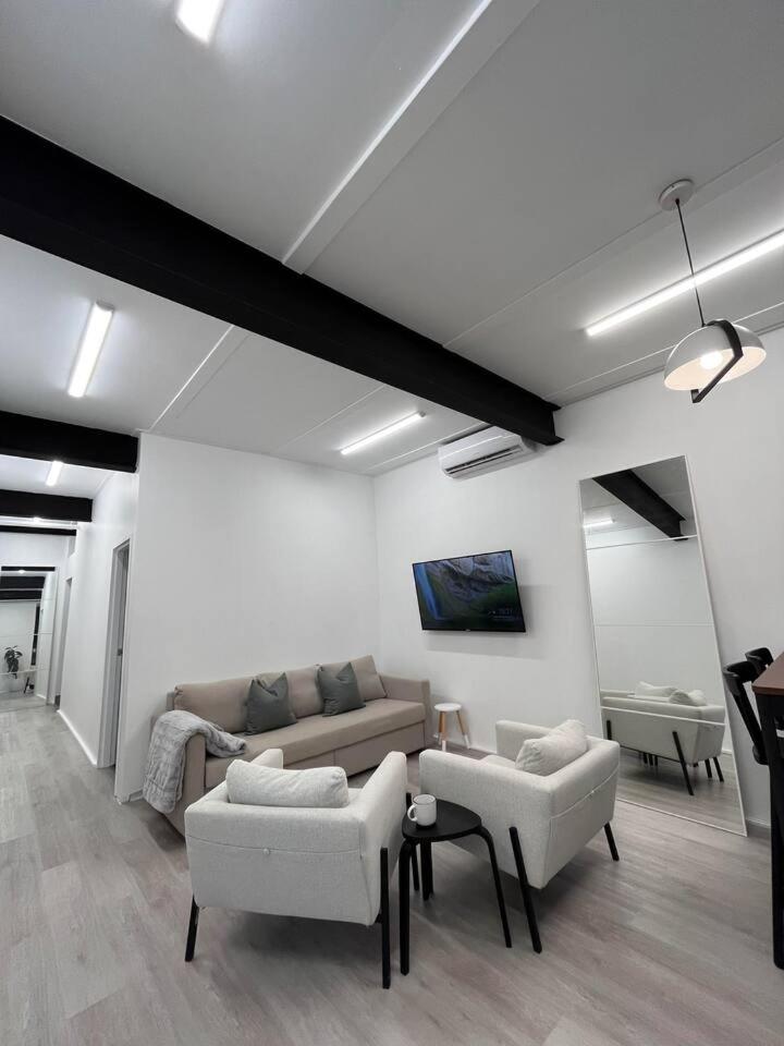 WEST HUB. Private Infrared Sauna near city & much more! New purpose built loft style!