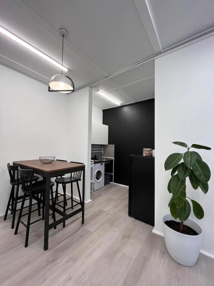 WEST HUB. Private Infrared Sauna near city & much more! New purpose built loft style!