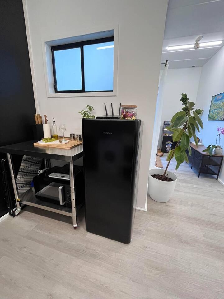WEST HUB. Private Infrared Sauna near city & much more! New purpose built loft style!