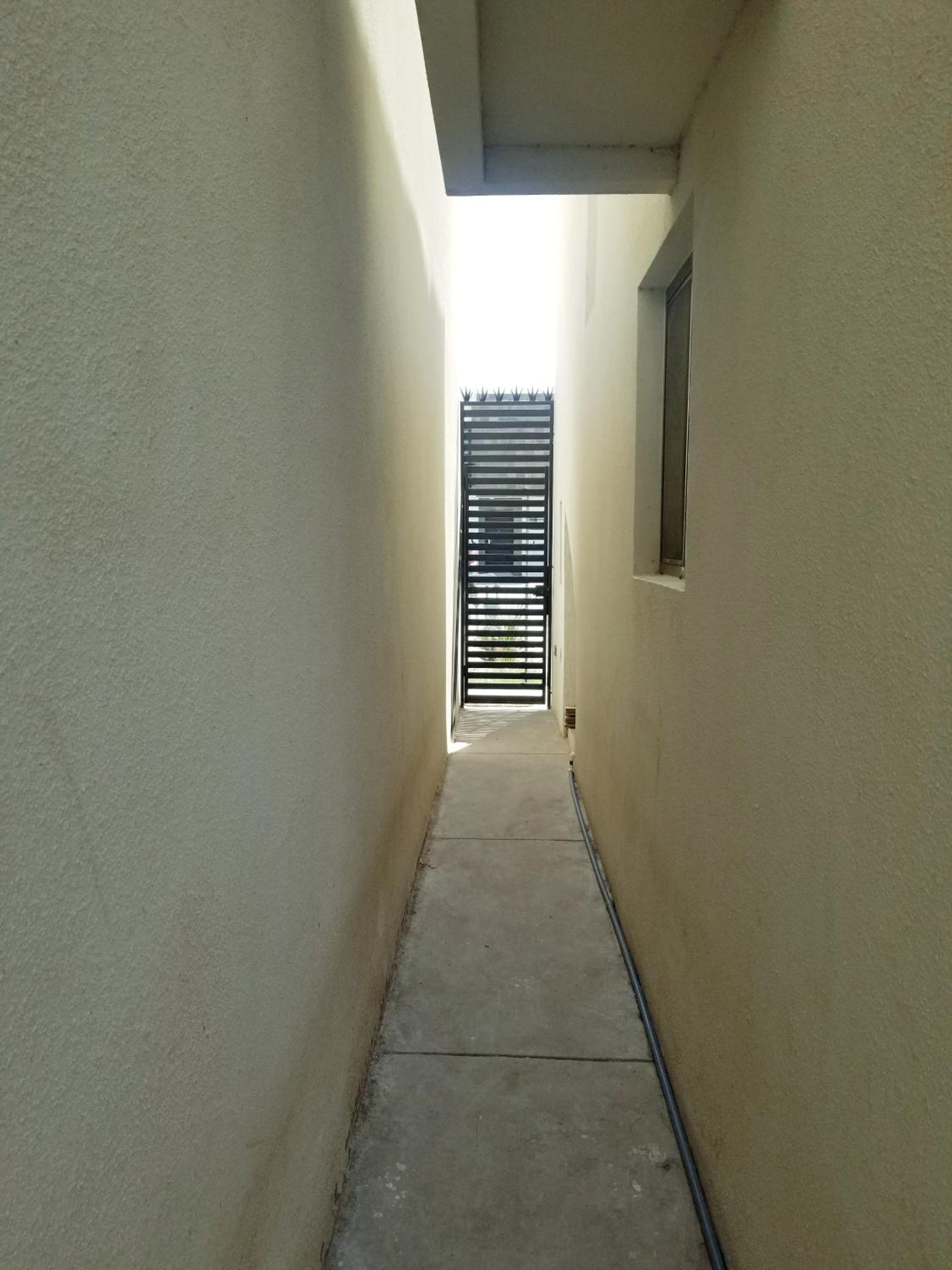 Moderna habitación/baño privada