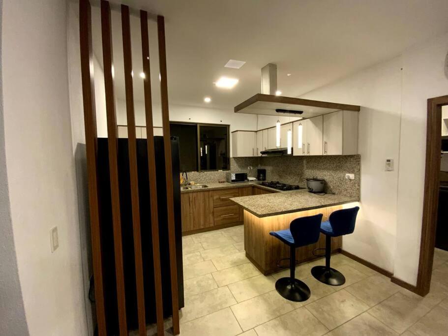 Hermoso departamento con piscina en la playa