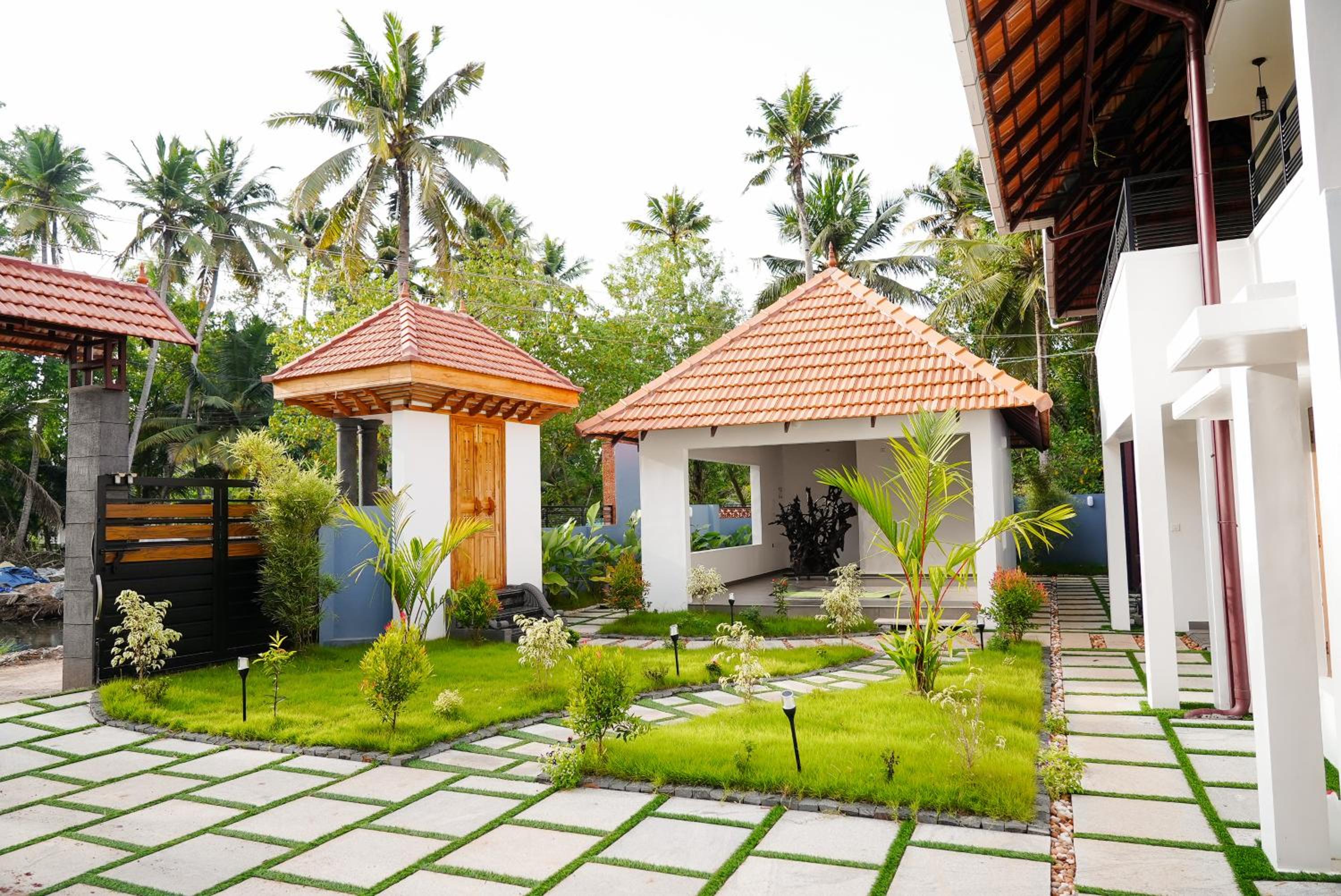 Kalloos Island Backwater Resort