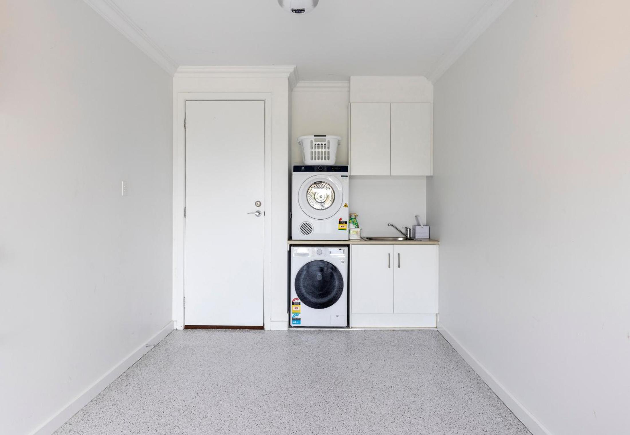 Cozy Getaway, King Bed with TV, NBN, Netflix, Nespresso