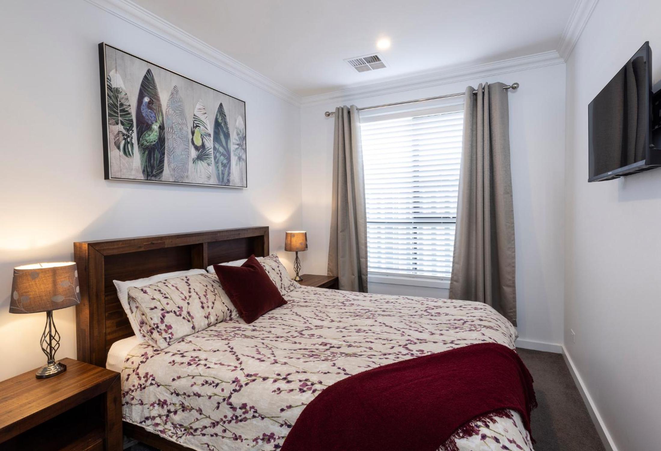Cozy Getaway, King Bed with TV, NBN, Netflix, Nespresso