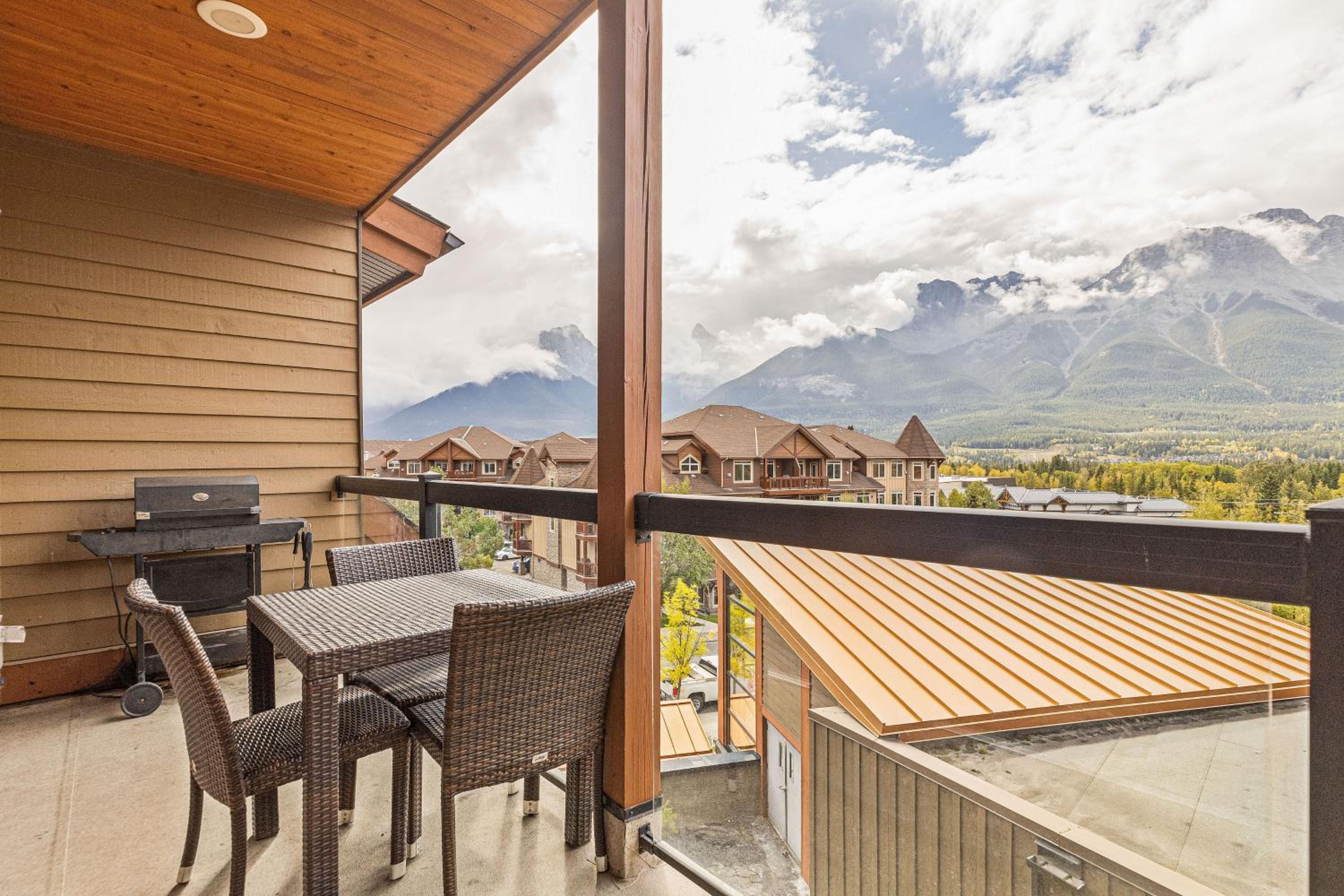 2 Bedroom Condo by Canadian Rockies Vacation Rentals