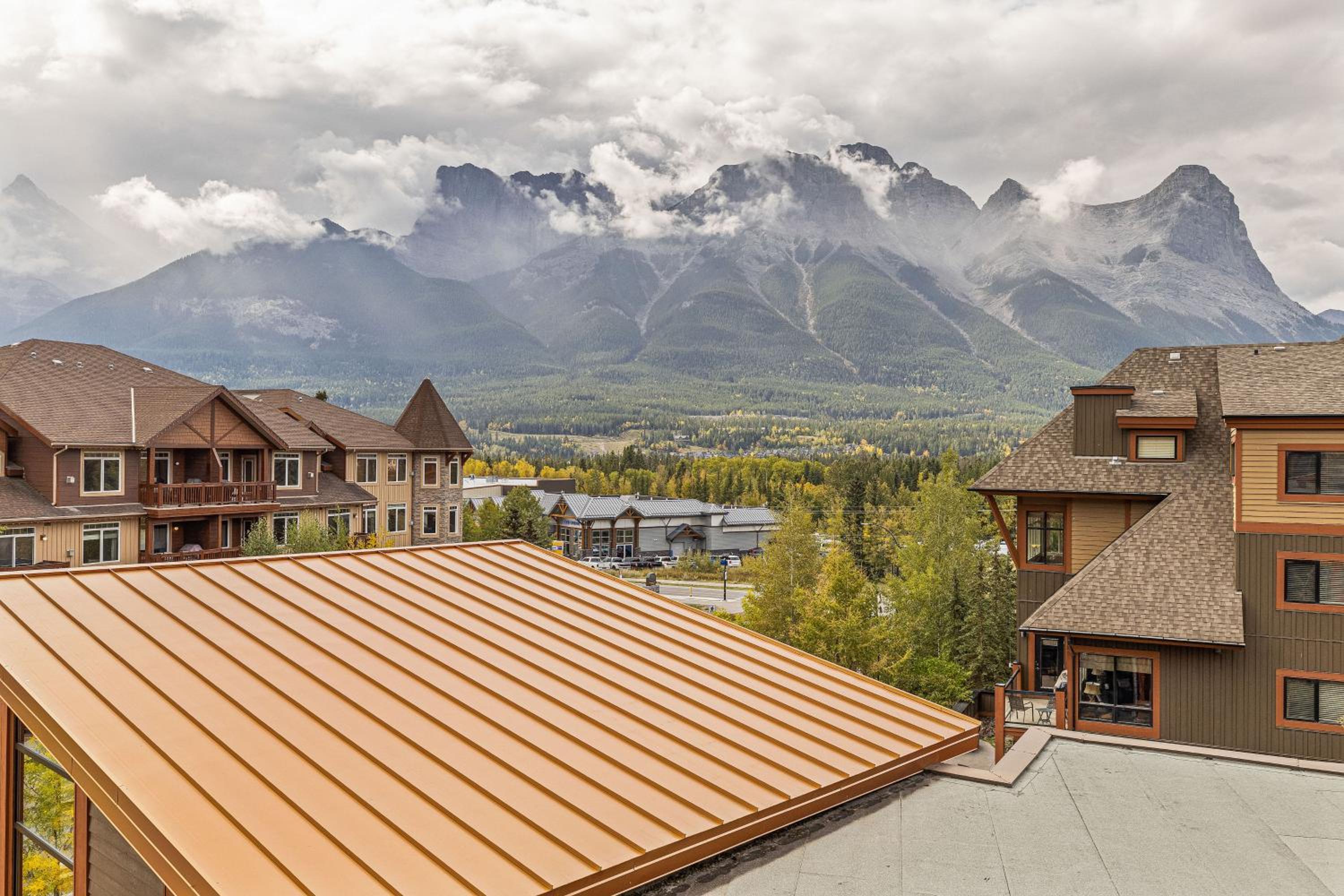 2 Bedroom Condo by Canadian Rockies Vacation Rentals