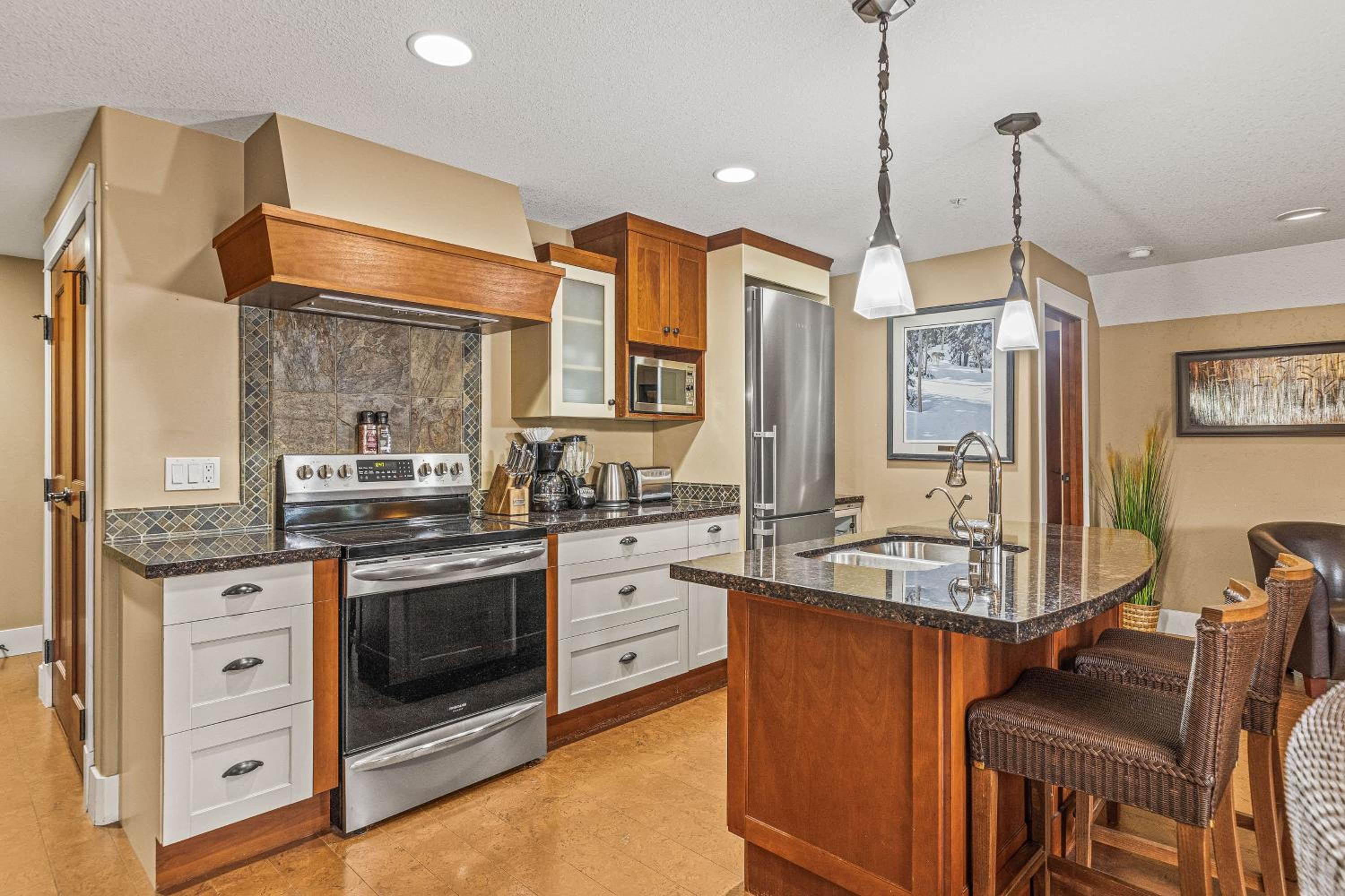 2 Bedroom Condo by Canadian Rockies Vacation Rentals