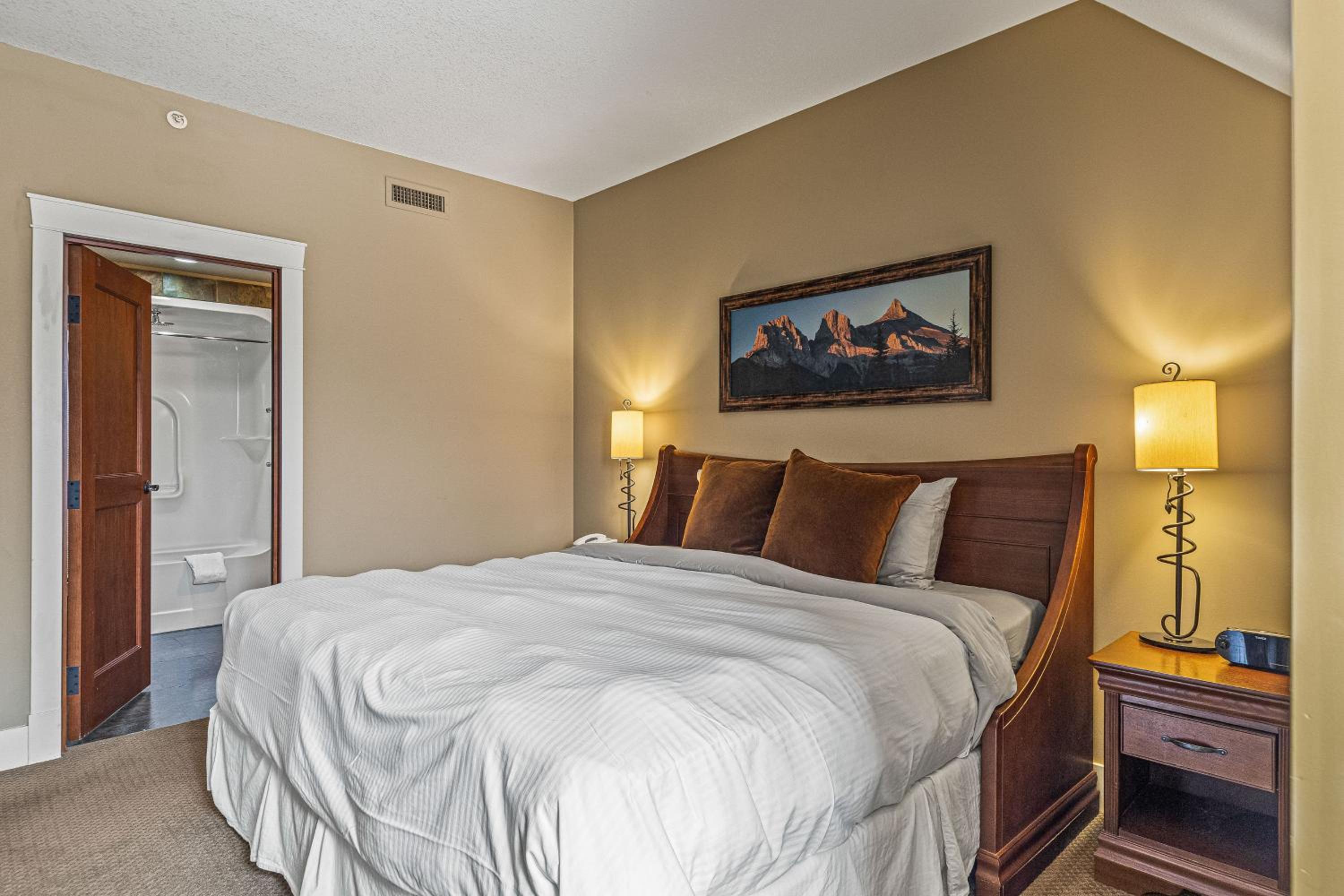 2 Bedroom Condo by Canadian Rockies Vacation Rentals