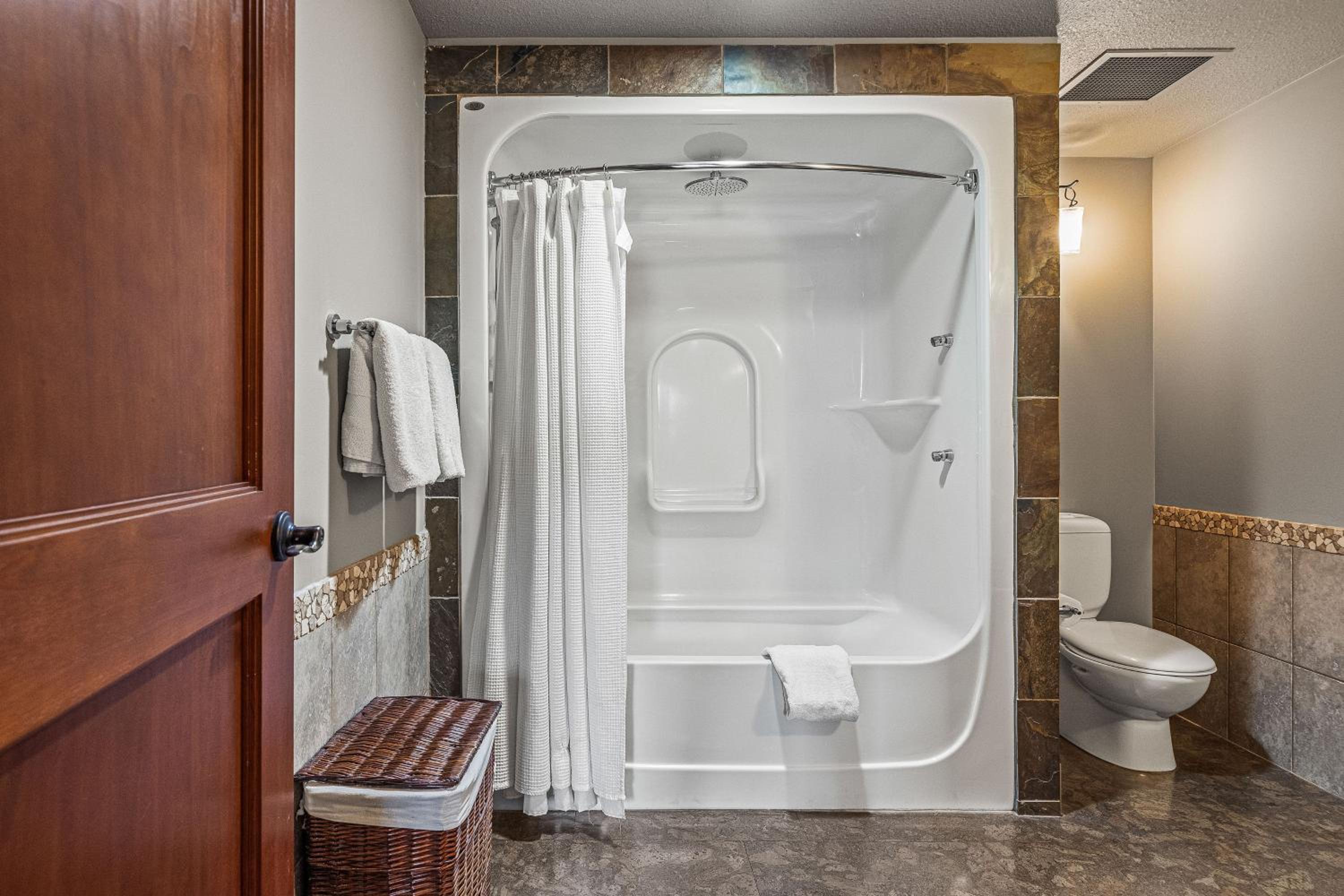 2 Bedroom Condo by Canadian Rockies Vacation Rentals