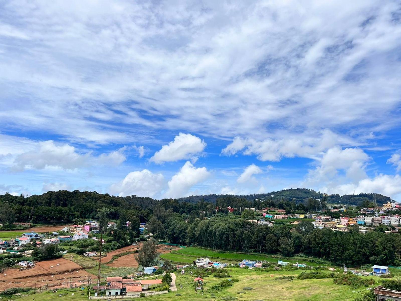 Golden View Cottage Ooty view 2