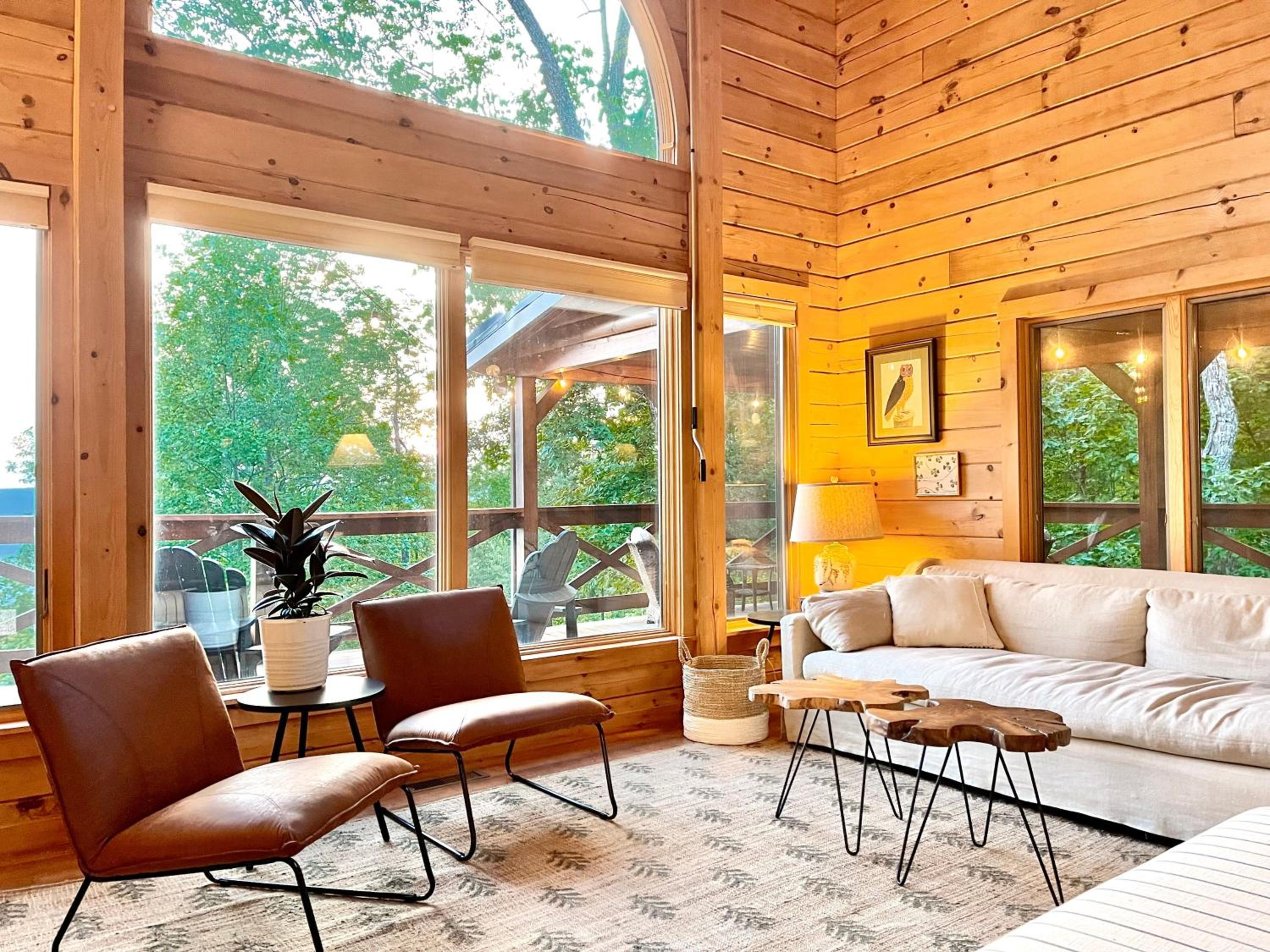 Mossy Falls Cabin by Leavetown Vacations