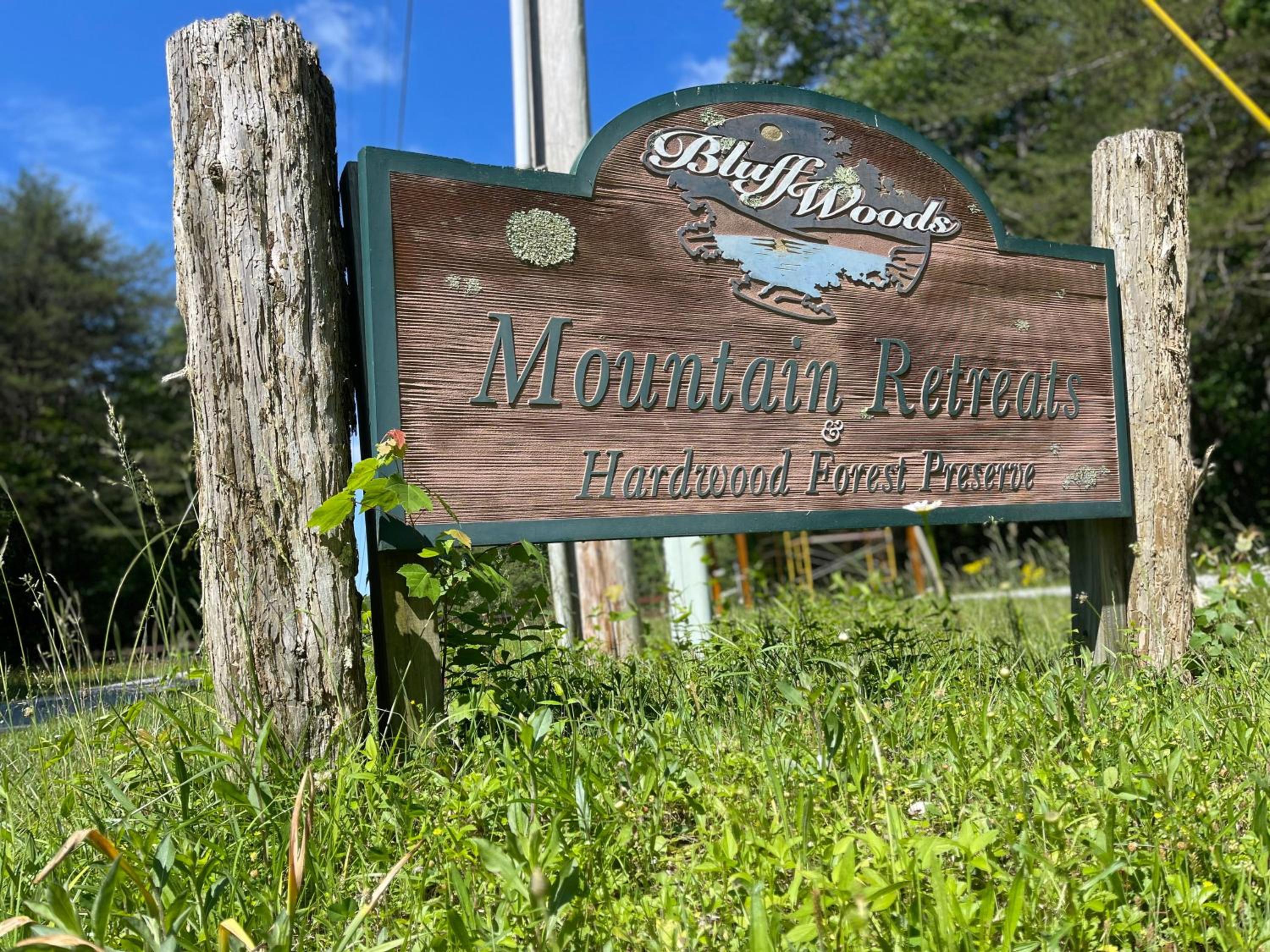 Mossy Falls Cabin by Leavetown Vacations
