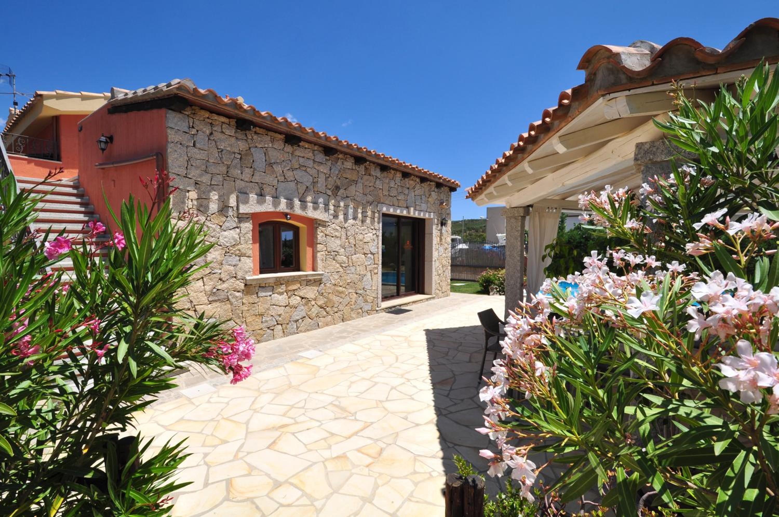 Hotel B&B I Graniti Sardi - Image 1