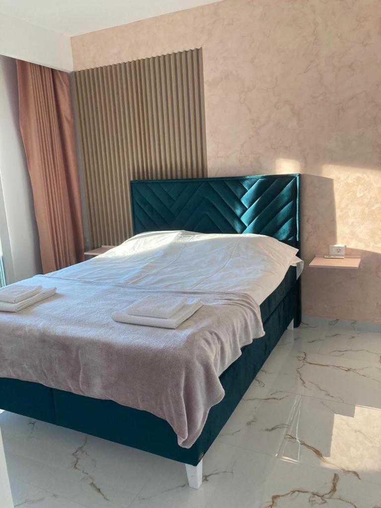 Mia Gi Luxury + Garage