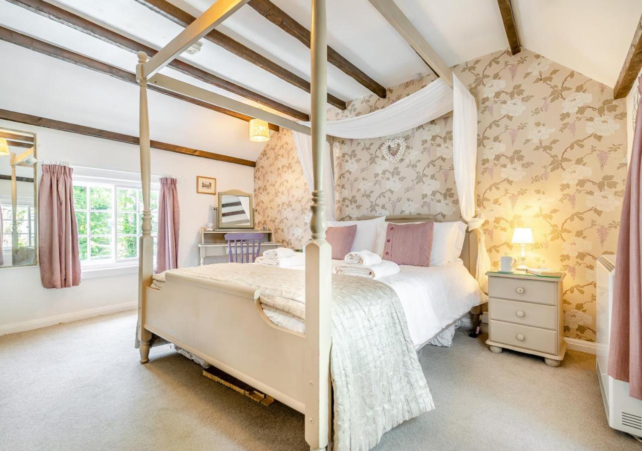 3 Bed in Helford oc-dowrpe