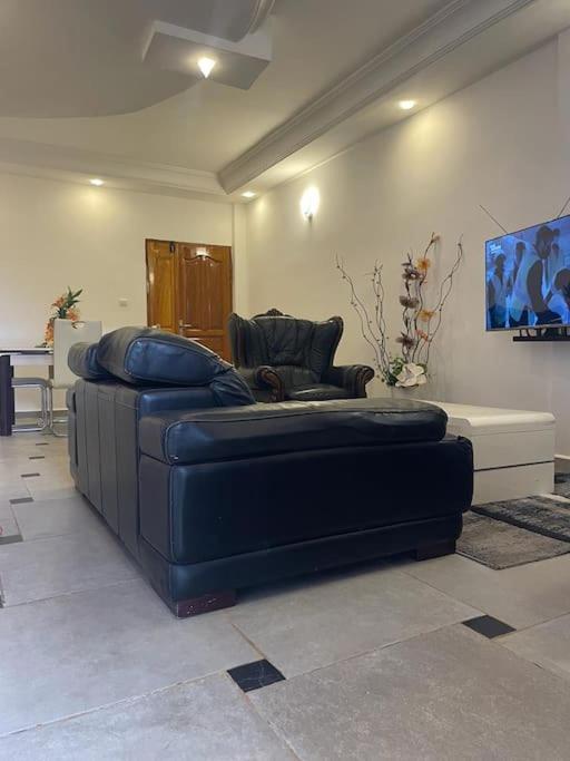 KM COZY TWO ROOM APPRT