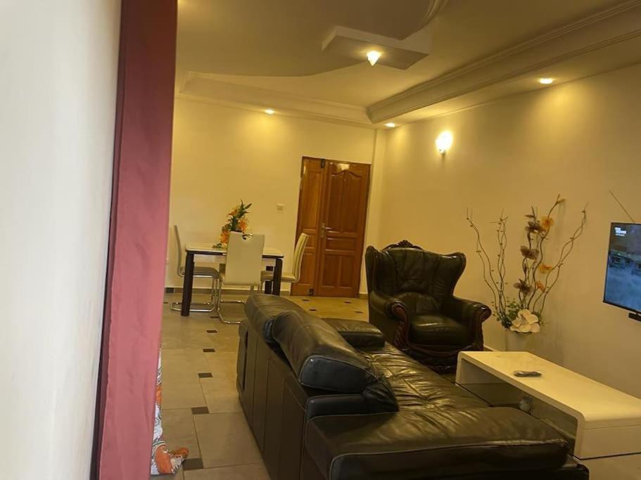 KM COZY TWO ROOM APPRT