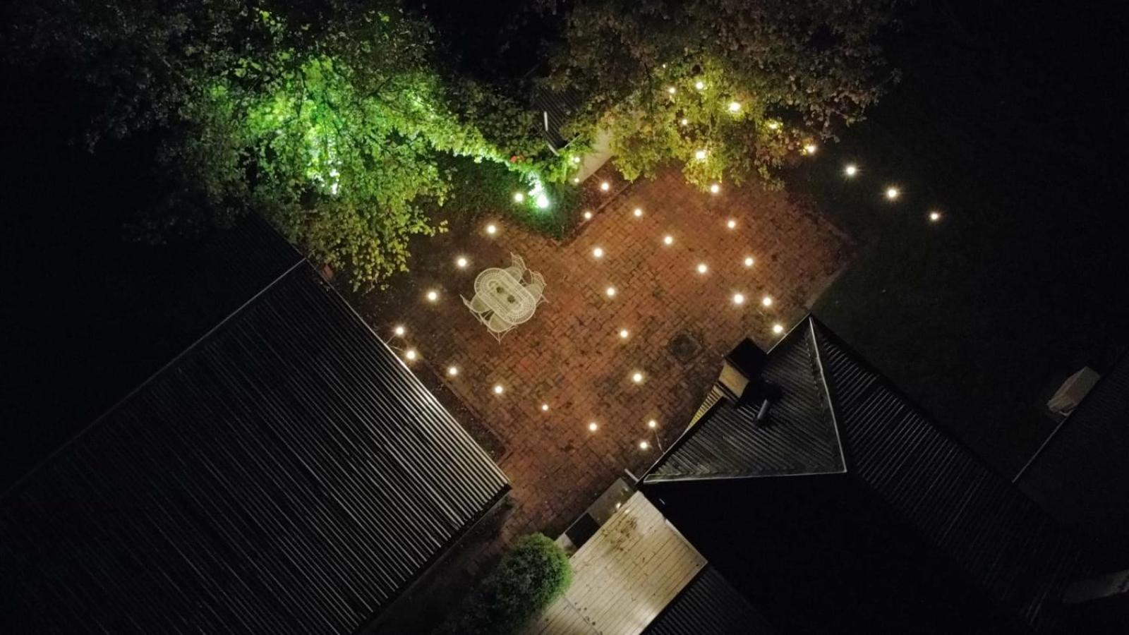 The Avenue Anahdale - Hidden 2.7 Acre Estate in town
